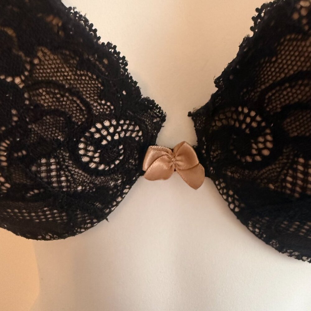 Victoria’s Secret Angels Lace Push-Up Bra | Black | Size 34D - Picture 4 of 8